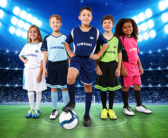 15.000 niños de toda España recibirán su equipación para jugar al fútbol y disputar la Copa Samsung. 