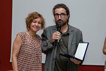  García-Vizcaíno, junto a  Marta Rico, recoge el Premio a la Trayectoria Profesional.