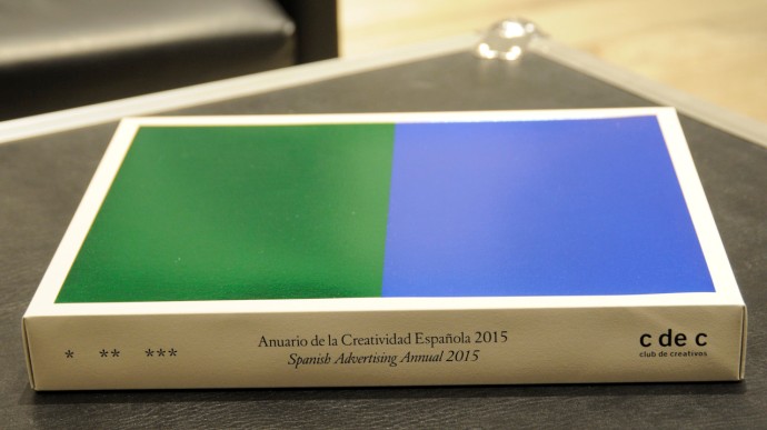Portada y caja contenedora del 16º Anuario de la Creatividad Española, del Club de Creativos, diseñado por Albert Folch.