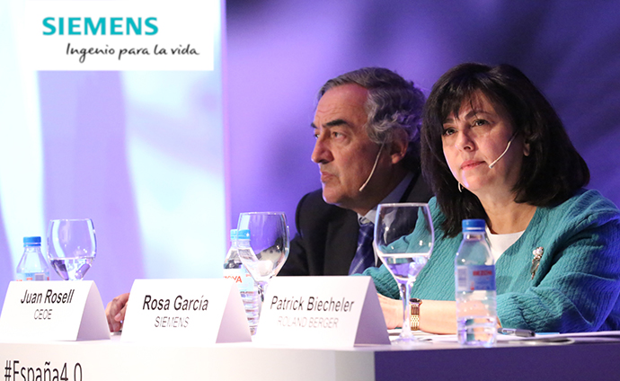 Juan Rosell (CEOE) con Rosa García, presidenta de Siemens. 