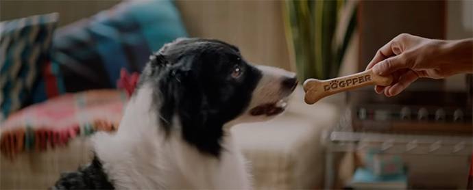 La campaña publicitaria del lanzamiento de Dogpper, el primer hueso con sabor a parrilla creado por Burger King, se gana el corazón de los amantes de los perros.