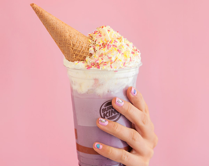 Hasta septiembre, los clientes de Burger King pueden disfrutar de su nuevo helado Unicorn Shake. 