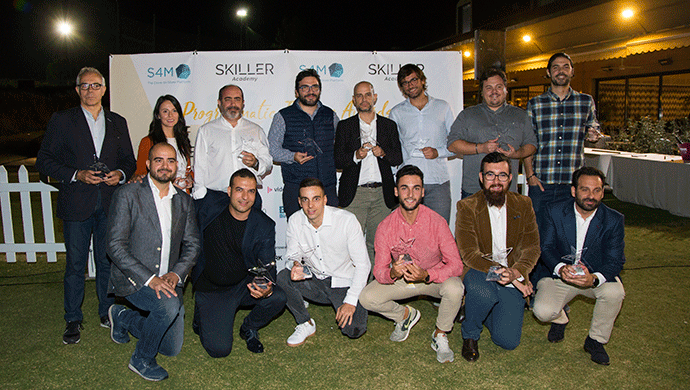 (Abajo, izquierda) El fundador de Academy Skiller, Juan Antonio Muñoz-Gallego, junto algunos de los ganadores de la I edición de los 'Programmatic Trading Awards’.