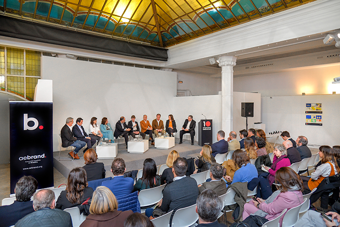 Vista general del acto de celebración del décimo aniversario de Aebrand en el Aula Magna del IED Madrid.