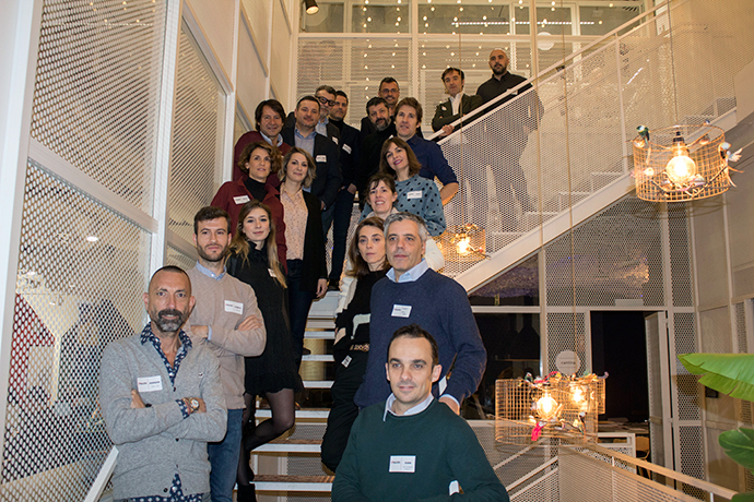 Foto de grupo de los asistentes al debate sobre 'Activismo de Marca' convocado por IPMARK en Utopicus.