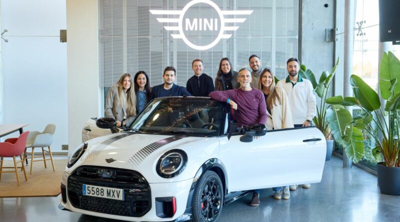 MINI. ‘Spread smiles’ MINI. ‘Spread smiles’