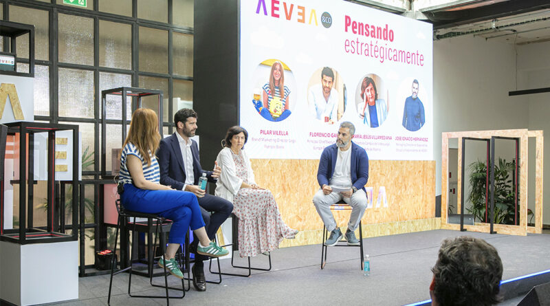 La jornada reunió también con un panel de marcas, moderado por José Ignacio Hernández, managing director en Experientia Group y vicepresidente de AEVEA