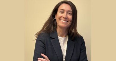 Este nombramiento se enmarca en una etapa de redefinición estratégica para el negocio de medios del holding británico