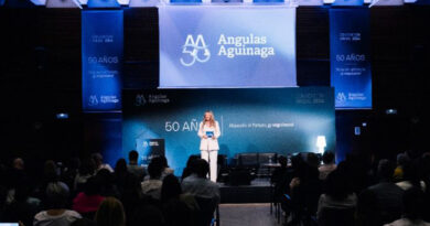 Anne Igartiburu presentó el acto conmemorativo por el 50 aniversario de Angulas Aguinaga
