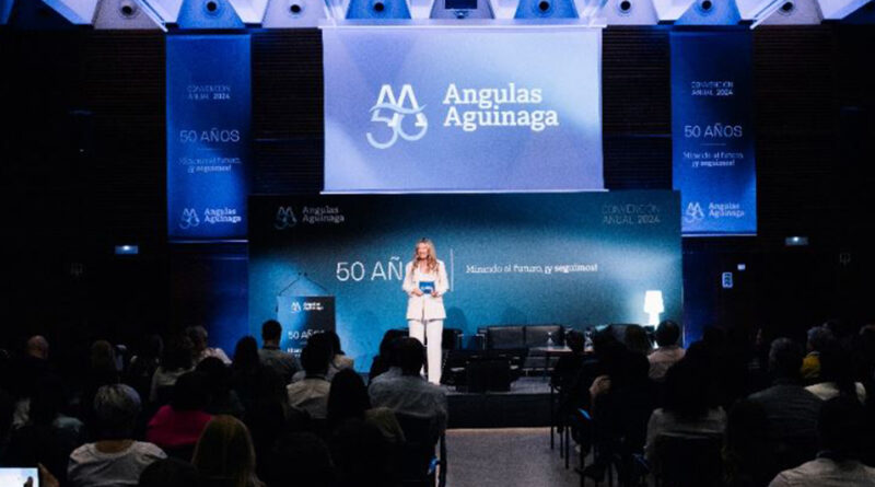 Anne Igartiburu presentó el acto conmemorativo por el 50 aniversario de Angulas Aguinaga