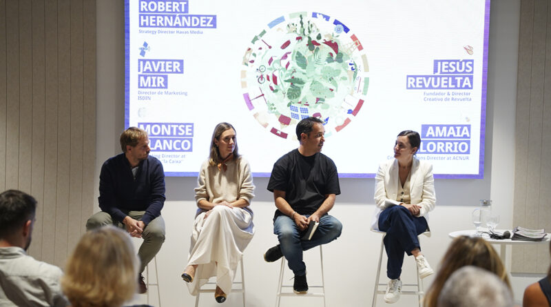 El núcleo del evento fue una mesa redonda moderada por Robert Hernández (Havas Media), con la participación de Montse Blanco (Fundación “la Caixa”), Javier Mir (Isdin), Jesús Revuelta (Revuelta) y Amaia Celorrio (Acnur)