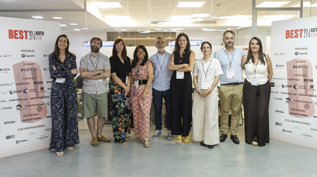 Representantes de marcas y agencias de la sala uno durante la reunión de jurado de los Best!N Auto 2026