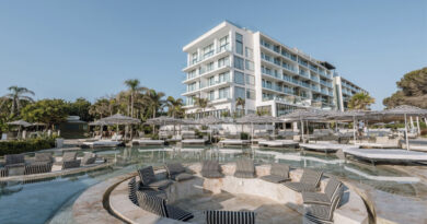 Entre las principales novedades destaca La Calita, un nuevo “chiringuito mediterráneo” junto a la piscina que apuesta por una cocina informal de alta calidad