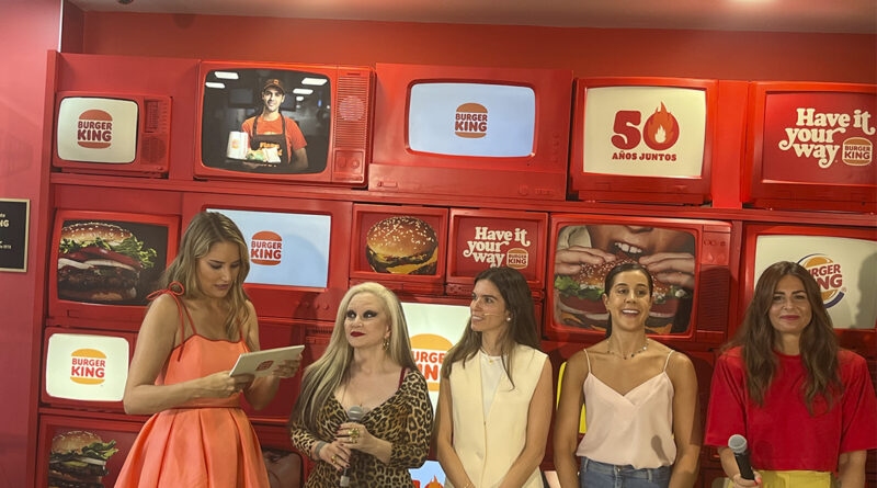 De izq a dcha, Alba Carrillo, Alaska, Yvette Atlet, Carolina Marin y Nuria Roca, durante la presentación por el 50 aniversario de Burger King