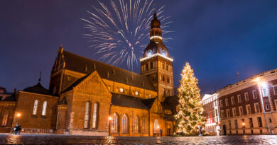 Consultas como “dónde viajar en Navidad por España” representan el 20% del total analizado, lo que sugiere una demanda significativa de opciones nacionales