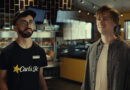 Carl’s Jr juega con la rima de “Carlos” en su última campaña
