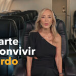 Booking.com ficha a Carmen Lomana para reivindicar los buenos modales en el avión Booking.com ficha a Carmen Lomana para reivindicar los buenos modales en el avión