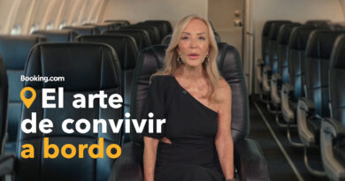 La iniciativa se articula en torno a la guía de etiqueta “El arte de convivir a bordo” y una pieza audiovisual protagonizada por la socialité