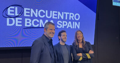 De izq a dcha, David Pueyo, director del Encuentro BCMA Spain, Ricardo Zafra, presidente de la asociación y Marta Lugrís, co-founder y directora Madrid Content School In-company