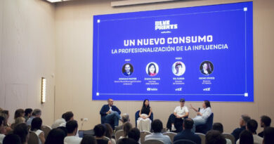 Uno de los grandes protagonistas de la jornada fue Nil Ojeda, creador de contenido que participó en una mesa dedicada a la profesionalización de la influencia