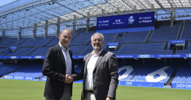 El acuerdo fue rubricado en el Estadio Abanca-Riazor por el director médico de HM Hospitales en Galicia, el Dr. Pablo Asensio, y el consejero del RC Deportivo, Carlos Ballesta