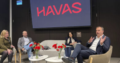 De izq a dcha, Rachael Samson, CEO UK and Europe de Havas Red, Jaime de Haro, editor de IPMARK, Ana Picó, general manager de Havas PR Spain y James Wright, CEO global de Havas Red durante la mesa redonda