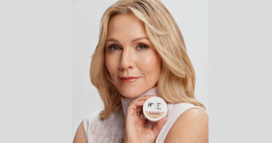 IT Cosmetics se ha asociado con la actriz, diseñadora y presentadora de podcasts Jennie Garth