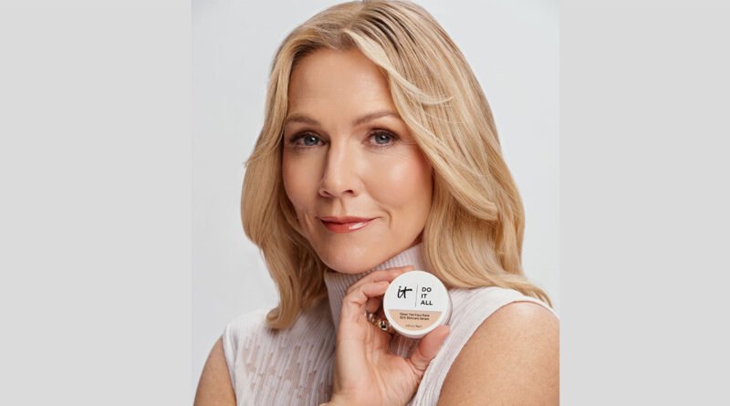 IT Cosmetics se ha asociado con la actriz, diseñadora y presentadora de podcasts Jennie Garth