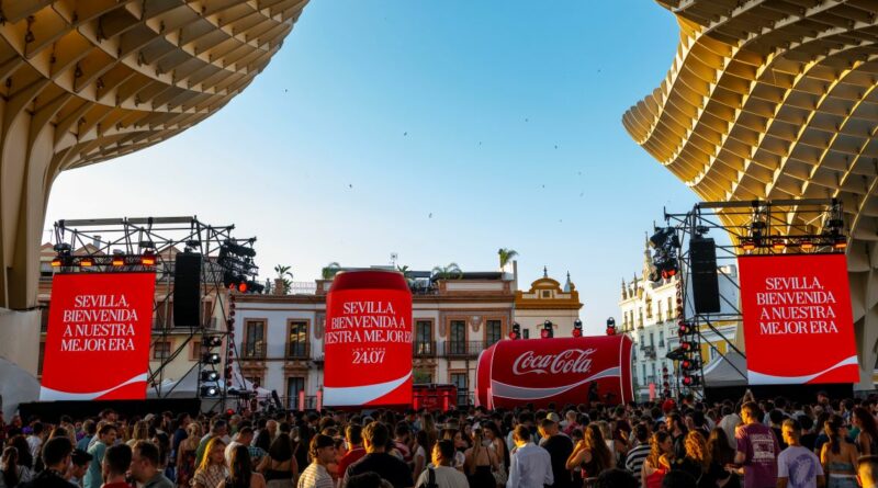 Sevilla alberga el estreno europeo de la nueva imagen de Coca-Cola