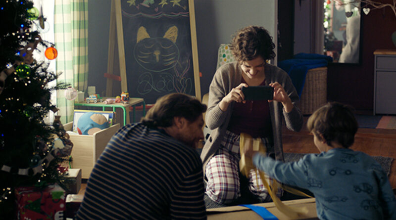 La campaña de Ikea de Navidad ha sido desarrollada por la agencia McCann y dirigida por Alauda Ruiz de Azúa, galardonada recientemente con la Concha de Oro en la 73 edición del Festival de San Sebastián