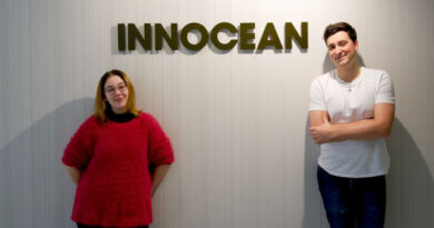 Carbonero, originaria de Navalmoral de la Mata, y Castrejana, de Miranda de Ebro, se conocieron mientras cursaban el máster de creatividad en The Atomic Garden