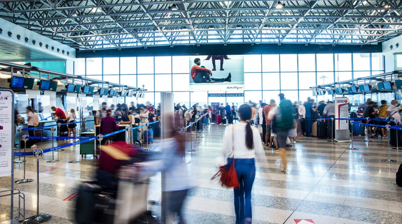 La mayoría de los viajeros tienen una imagen positiva de la publicidad en los aeropuertos