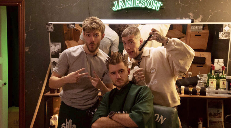 ‘La Silla de Jameson’, un formato para redes que mezcla humor y cortes de pelo “sin control” ‘La Silla de Jameson’, un formato para redes que mezcla humor y cortes de pelo “sin control”