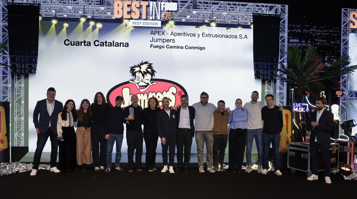 El cuarto GP de la noche fue para Cuarta Catalana de APEX- Aperitivos y Extrusionados S.A de Jumpers junto a la agencia Fuego Camina Conmigo