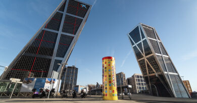 La marca busca que la presencia de las estructuras en Madrid genere contenido y conversación en redes sociales