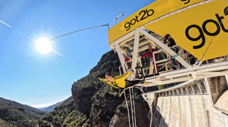 Laura Escanes hace puenting en la campaña ‘Te Pega Fuerte’ de got2b Laura Escanes hace puenting en la campaña ‘Te Pega Fuerte’ de got2b