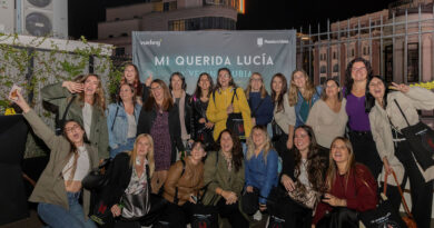 Lectoras de Mi Vecina Rubia participantes en la experiencia promocional de la novela 'Mi querida Lucía'