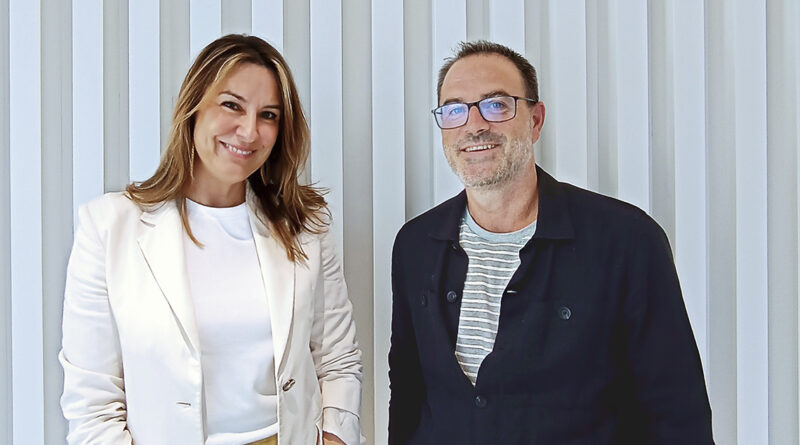 Su perfil estratégico y multidisciplinar aportará a la compañía una visión global de gran valor añadido. De izq a dcha, Cristina Hernández, directora global de eventos de Acciona Living & Culture y Luis Gandiaga, quien asume un nuevo puesto
