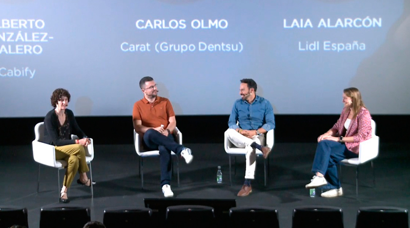 (De izq. der.) Sonia Casado, head of modelling & data science de Dentsu; Alberto González-Calero, VP of data de Cabify; Carlos Olmo, director data & tech de Carat; y Laia Alarcón, head of media/ecommerce mkt de Lidl España. 