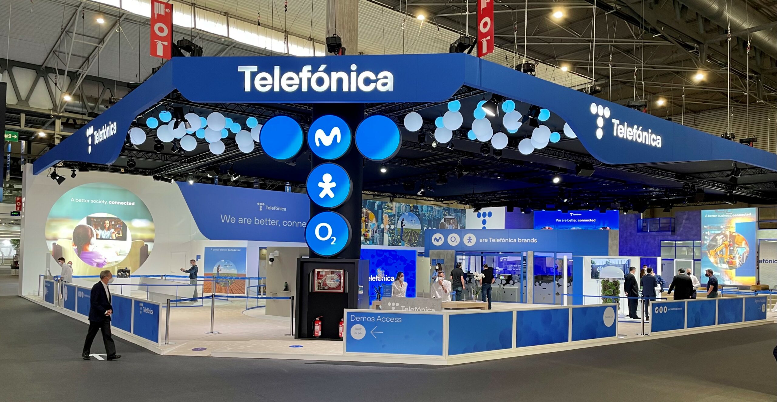 TELEFÓNICA confía en (SOMOS) Firm para el diseño y montaje de su stand ...