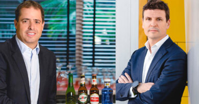 Peio Arbeloa, quien asumirá la coordinación de las unidades de negocio de España, Internacional, Mahou USA, Aguas, Distribución Propia y Servicios Logísticos, mientras que Miguel Ángel Miguel asumirá la dirección general de la unidad de negocio España
