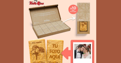 La presentación en 10 mini estuches facilita la entrega a invitados y su conservación, haciendo del regalo una experiencia completa