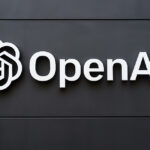 OpenAI prepara su primer dispostivo de consumo: un altavoz inteligente