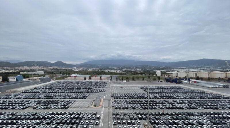 El puerto de Motril se incorpora como un nuevo enclave estratégico dentro de la red logística de Omoda & Jaecoo, con una capacidad inicial de 2.000 vehículos