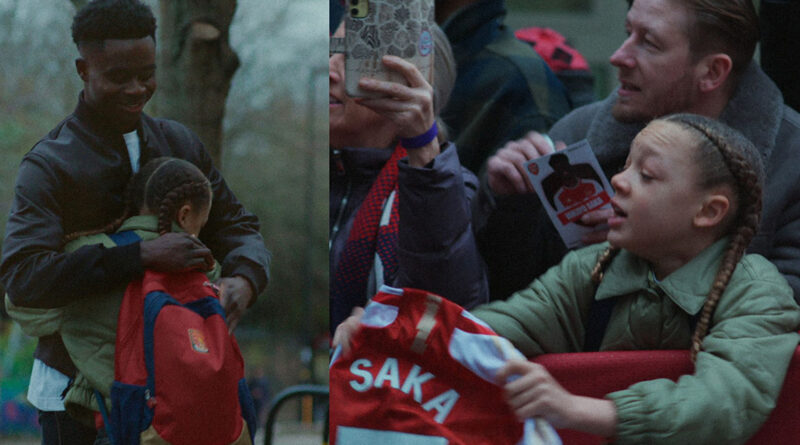 La marca sorprendió a los aficionados del Arsenal con el estreno en cines de su nuevo cortometraje, El Autógrafo