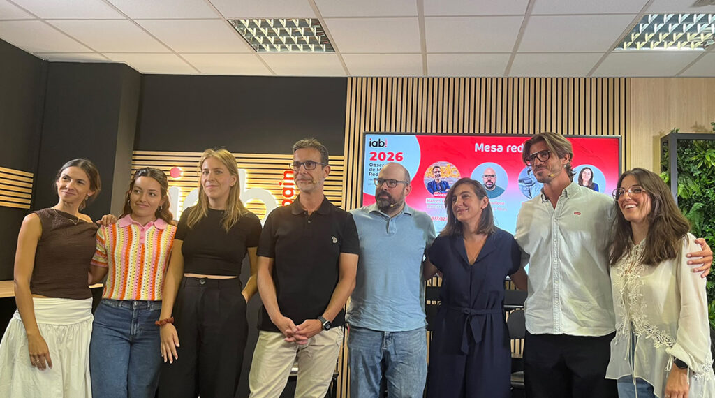 Representantes de IAB Spain e invitados a la mesa redonda del Observatorio de Marcas en Redes Sociales 2026