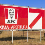 KFC invita a los vecinos de Utrera (Sevilla) a su nuevo local en Torrevieja (Alicante)