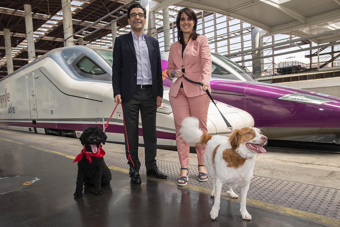 testimonio irregular visual Proyecto Mascota Grande", el acuerdo de Purina y Renfe con el que se podrá  viajar con perros de más de 10 kilos