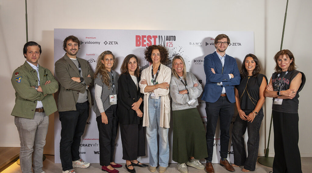 Miembros del jurado pertenecientes a la sala uno tras la reunión que determinó a los ganadores de la IV edición Best!N Auo