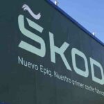 Škoda introduce la «ñ» a su logotipo para celebrar su primer coche en España Škoda introduce la «ñ» a su logotipo para celebrar su primer coche en España